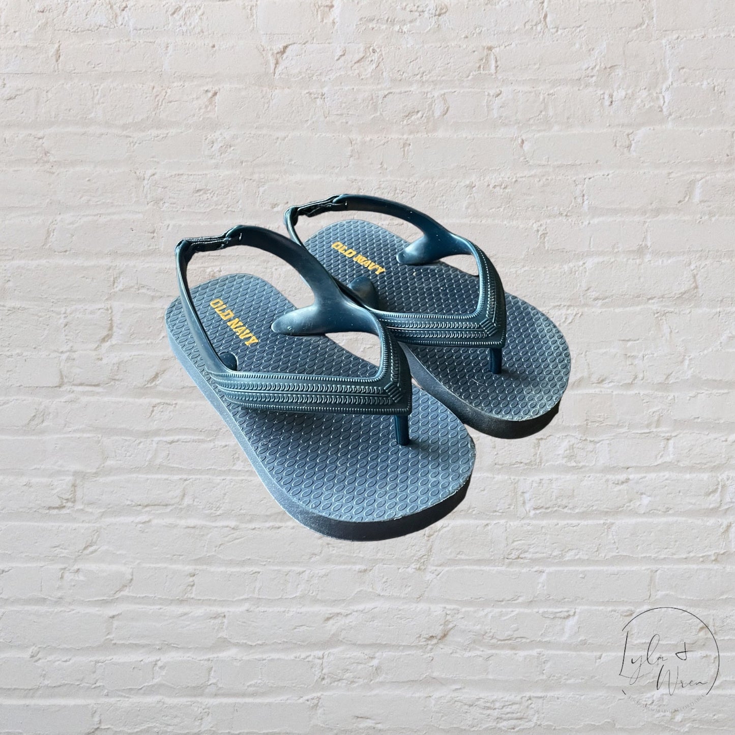 Old Navy Flip Flops | Toddler 6