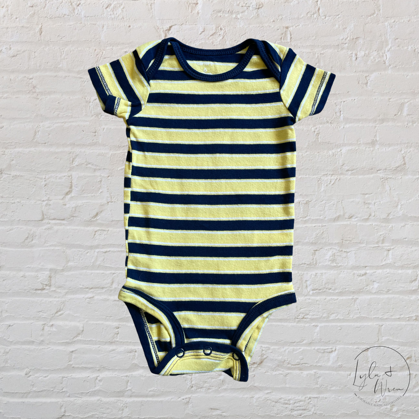 Carter’s Short Sleeve Bodysuit | 6 M