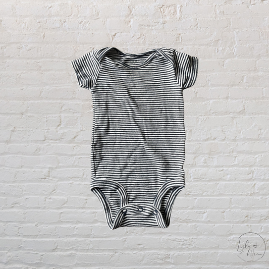 Carter’s Short Sleeve Bodysuit | 3 M