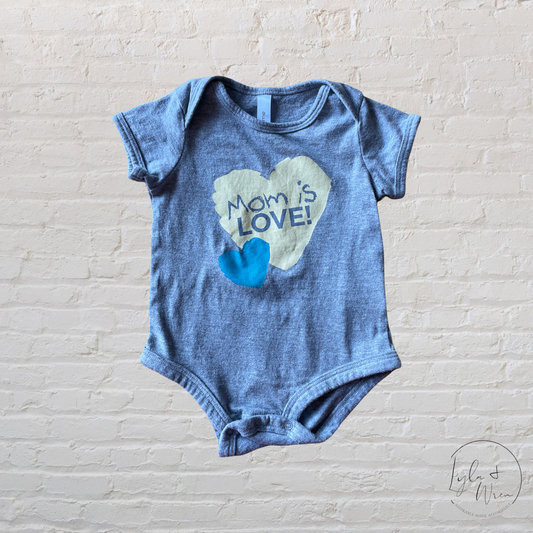 Thyme “Mom is LOVE!” Bodysuit | 3/6 M